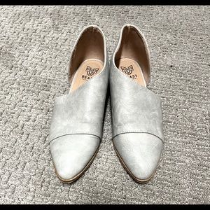 Open side grey mules